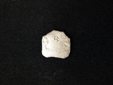 インド美術 打刻印貨幣（マガタ国） マウリヤ朝